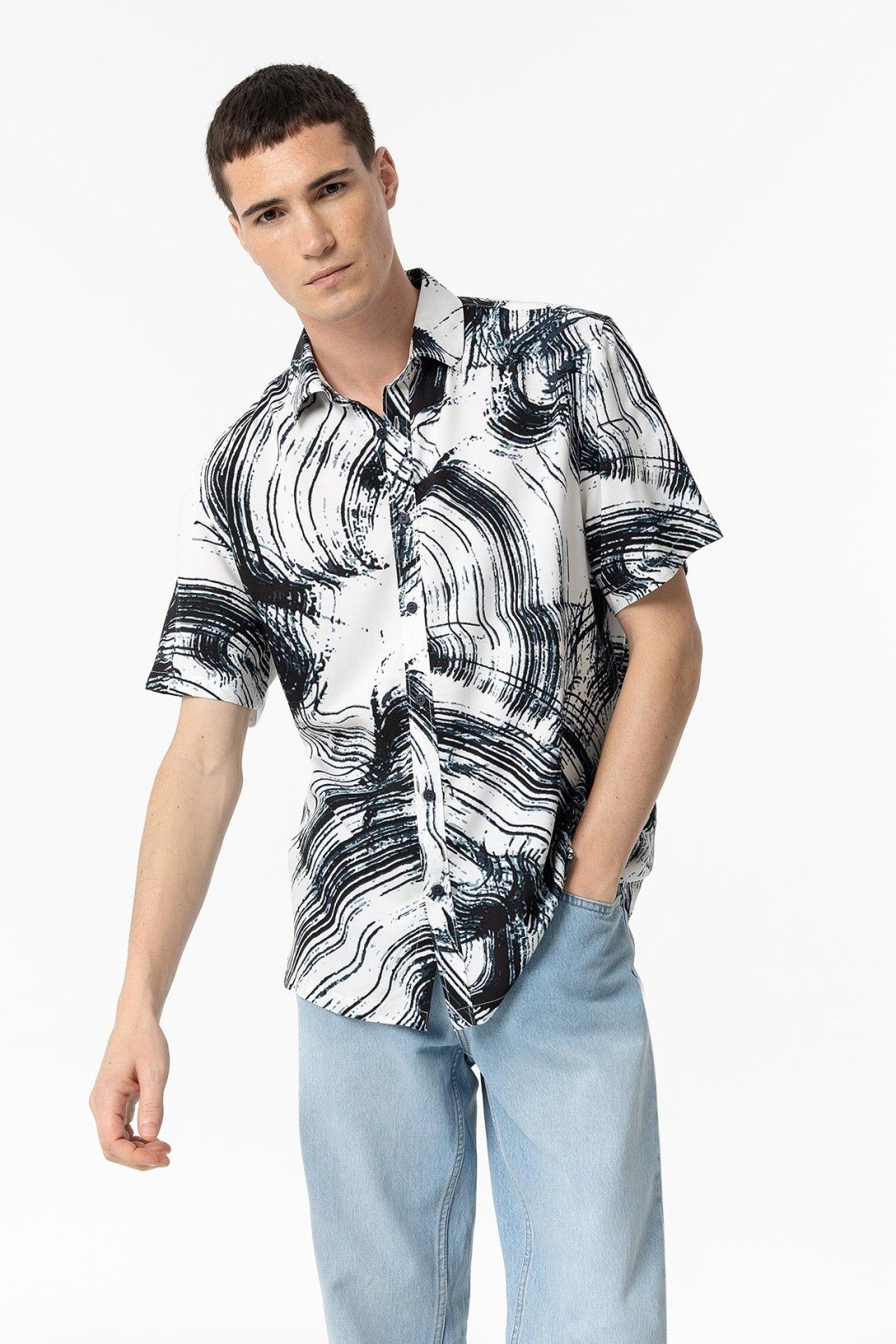 CHEMISE ABSTRAITE