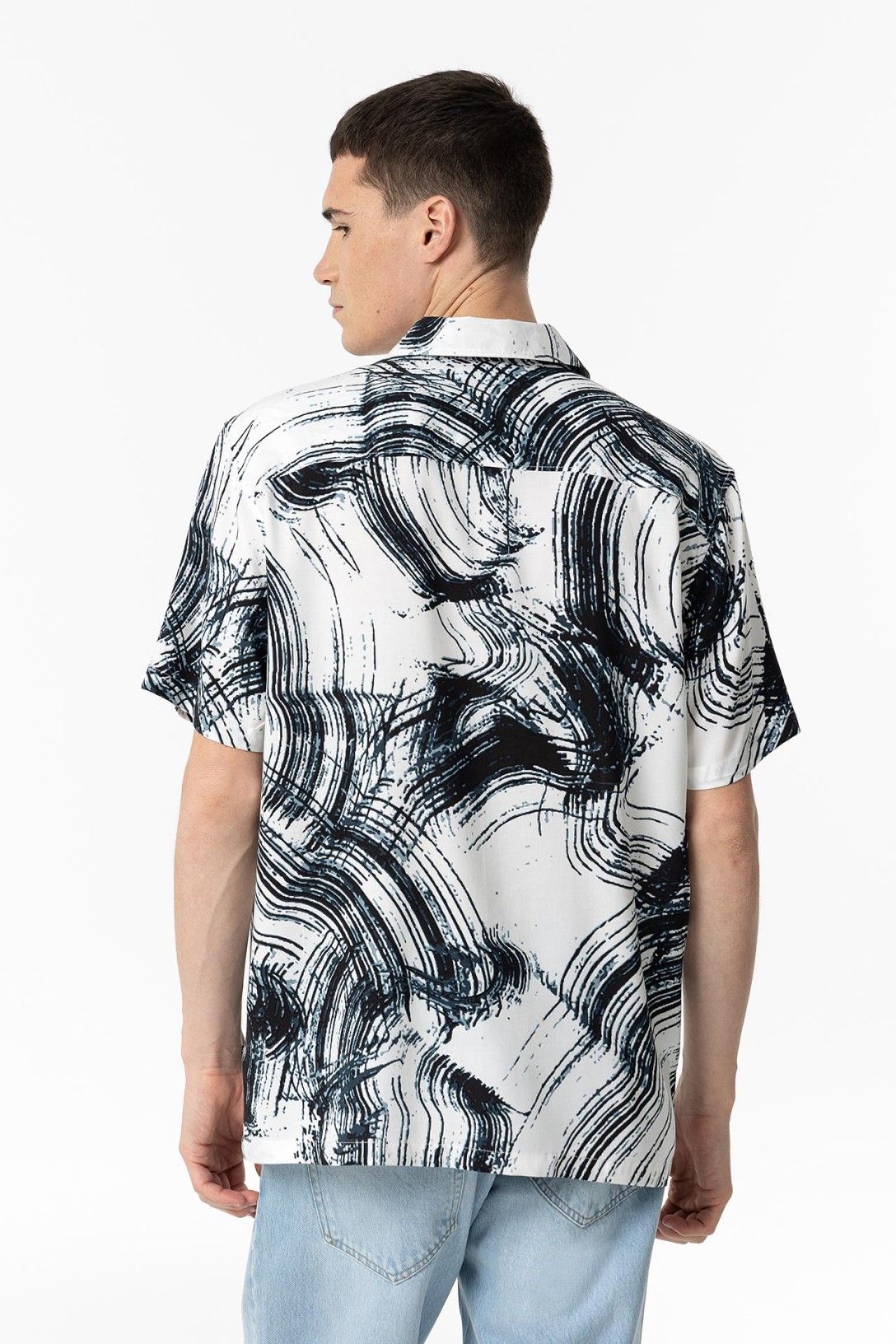 CHEMISE ABSTRAITE